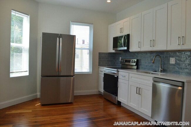 374 Centre St in Boston, MA - Foto de edificio - Building Photo