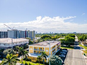 Atlantic Place Condominiums in Pompano Beach, FL - Building Photo - Building Photo