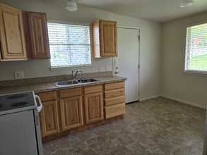 2591 W 4800 S-Unit -2591 W. 4800 S. Apt A in Roy, UT - Building Photo - Building Photo