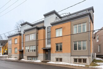 26 Saint-Joseph St in Lévis, QC - Building Photo - Building Photo