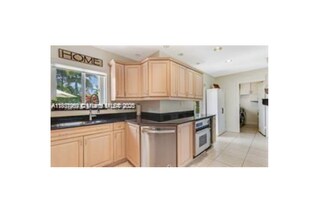 2632 NE 30th St in Fort Lauderdale, FL - Foto de edificio - Building Photo