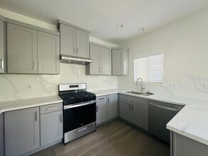 17122 Santa Lucia St in Fountain Valley, CA - Building Photo - Building Photo