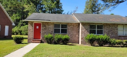 5440 Sidbury Rd in Castle Hayne, NC - Building Photo - Building Photo