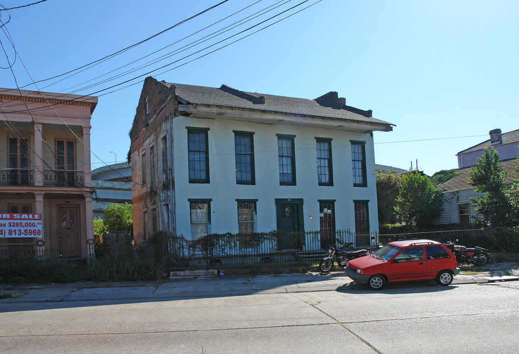 1222 Annunciation St in New Orleans, LA - Building Photo