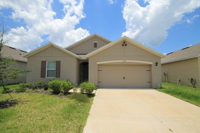 2323 Silverview Dr in Lakeland, FL - Building Photo - Building Photo