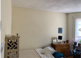 102 Queensberry St, Unit 10 in Boston, MA - Foto de edificio - Building Photo