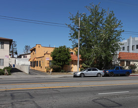 8821 Van Nuys Blvd in Panorama City, CA - Building Photo - Building Photo