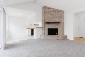 7015 Maple Fox Dr in Humble, TX - Building Photo - Building Photo