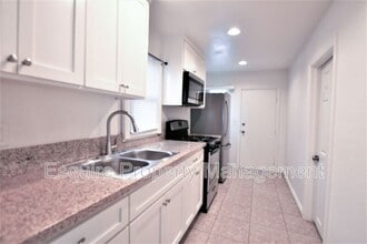 129 S 11th St in Santa Paula, CA - Building Photo - Building Photo
