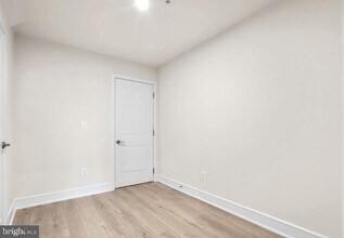 21764 Dollis Hl Ter in Ashburn, VA - Building Photo - Building Photo