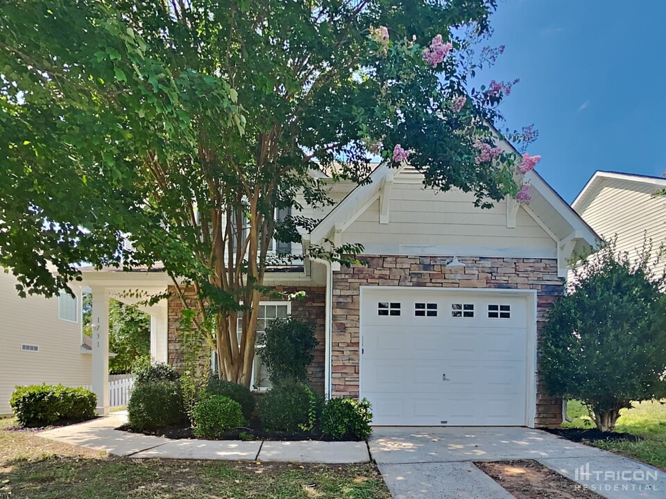 1731 Crabapple Tree Ln in Charlotte, NC - Building Photo