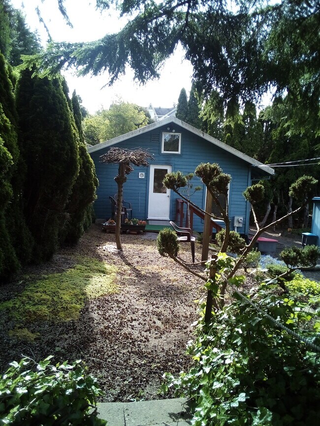 875 6th St Apartments and Nearby Astoria Apartments For Rent Astoria, OR