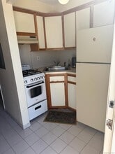 102 Jericho Tpke in New Hyde Park, NY - Building Photo - Building Photo
