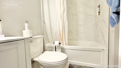 30 Bridge St W in Kitchener, ON - Building Photo - Building Photo