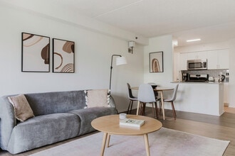 444 Washington Blvd in Jersey City, NJ - Building Photo - Building Photo