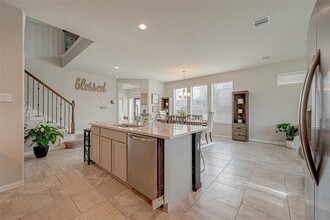 3805 Lancer Cir in Pearland, TX - Building Photo - Building Photo