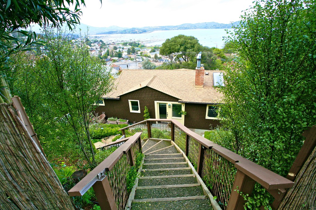 108 Santa Rosa Ave in Sausalito, CA - Building Photo