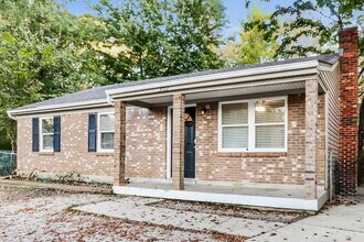 3702 Blue Creek Ct in Okolona, KY - Building Photo - Building Photo