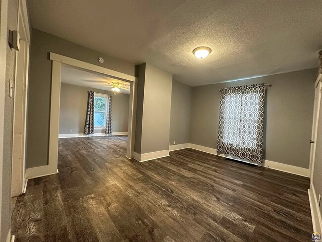 3839 SW Sena Dr in Topeka, KS - Building Photo - Building Photo