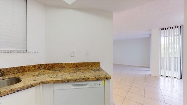 8215 SW 152nd Ave in Miami, FL - Building Photo - Building Photo