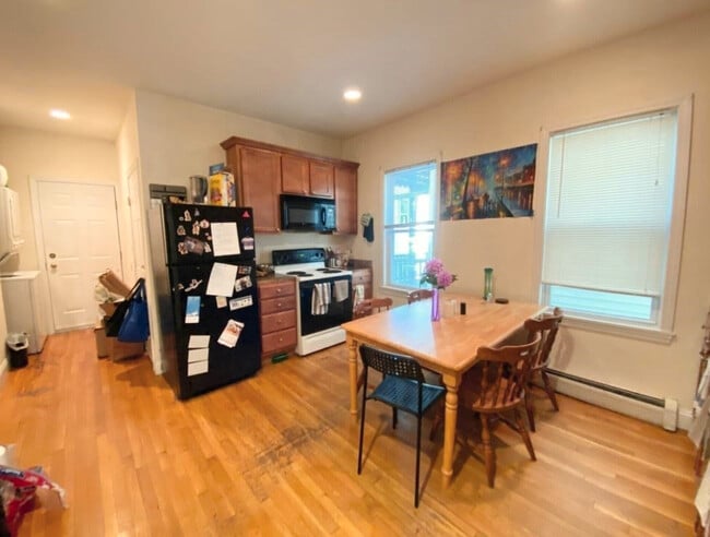 143 Hillside St, Unit 3