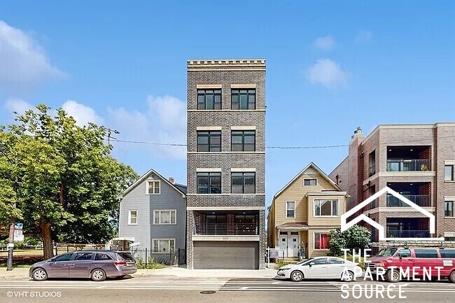 3253 N Elston Ave, Unit 2 in Chicago, IL - Building Photo - Building Photo