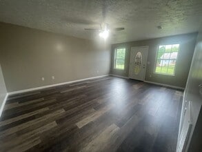 853 Quiet Oaks Way in Dandridge, TN - Building Photo - Building Photo