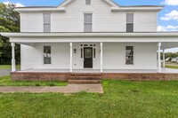 102 N Pearl St in Princeton, NC - Building Photo - Building Photo