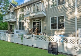 97 Osprey Dr in Old Bridge, NJ - Building Photo - Building Photo
