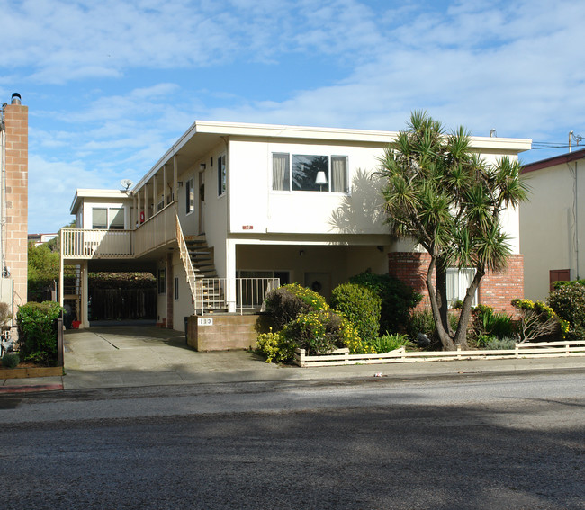 113 Clarendon Rd in Pacifica, CA - Building Photo - Building Photo