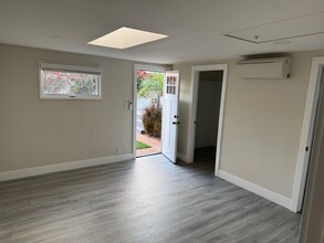 5167 Edgeware Rd in San Diego, CA - Foto de edificio - Building Photo