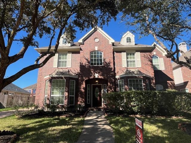 14214 Alamosa Ct in Sugar Land, TX - Foto de edificio