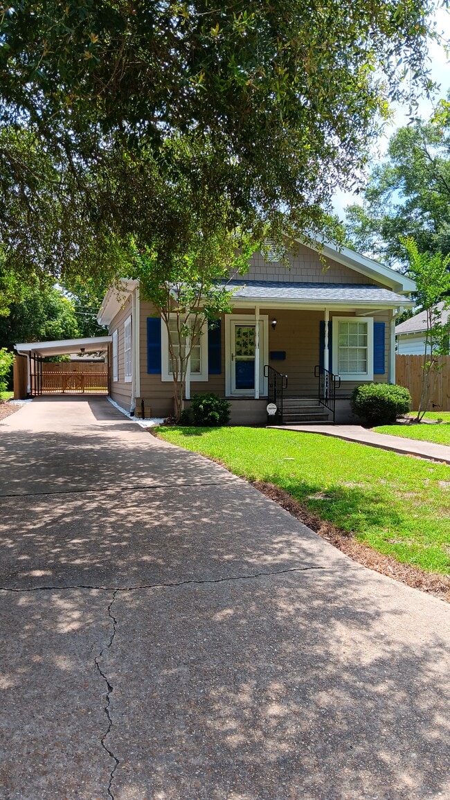 112 N Division St in Deridder, LA - Building Photo - Building Photo