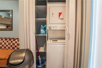 3955 Savoy Ct in Las Vegas, NV - Building Photo - Building Photo