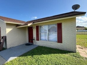 528 Imperial Pl in Poinciana, FL - Building Photo - Building Photo