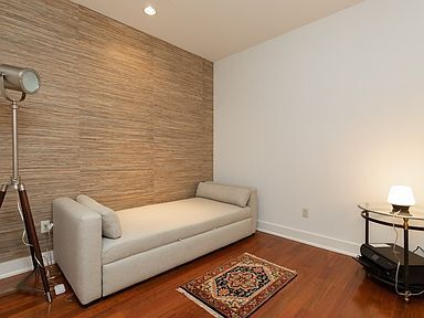 1 Harbour Pl in Portsmouth, NH - Building Photo