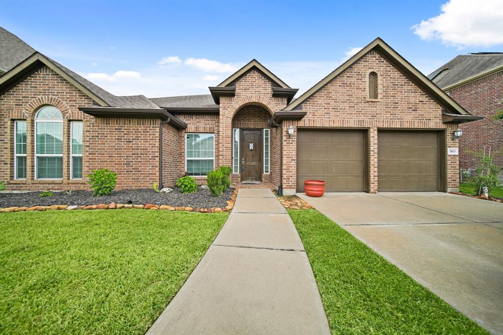 7413 Woodward Springs Dr in Pearland, TX - Building Photo