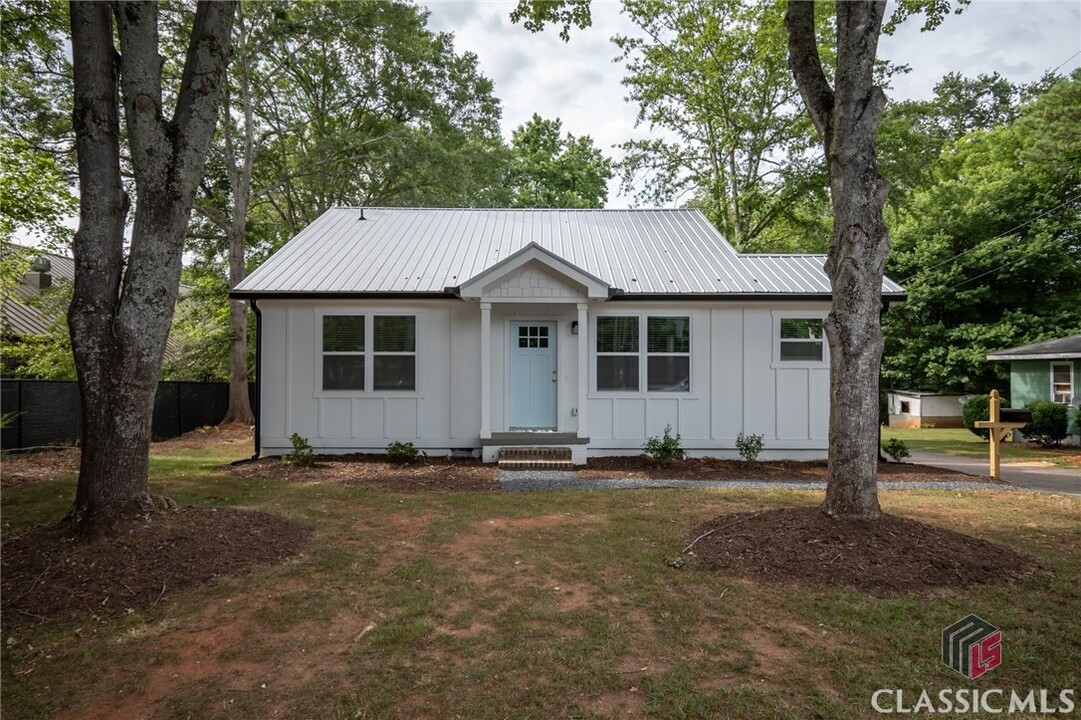 888 Oglethorpe Ave in Athens, GA - Building Photo