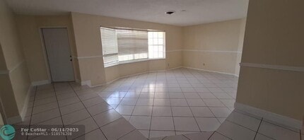 4781 NW 41st Pl in Lauderdale Lakes, FL - Building Photo - Building Photo