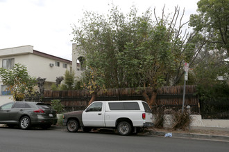 318 N Oxford Ave in Los Angeles, CA - Building Photo - Building Photo