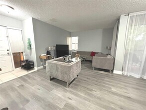 3859 Coral Tree Cir in Coconut Creek, FL - Building Photo - Building Photo