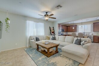 21450 W Almeria Rd in Buckeye, AZ - Building Photo - Building Photo