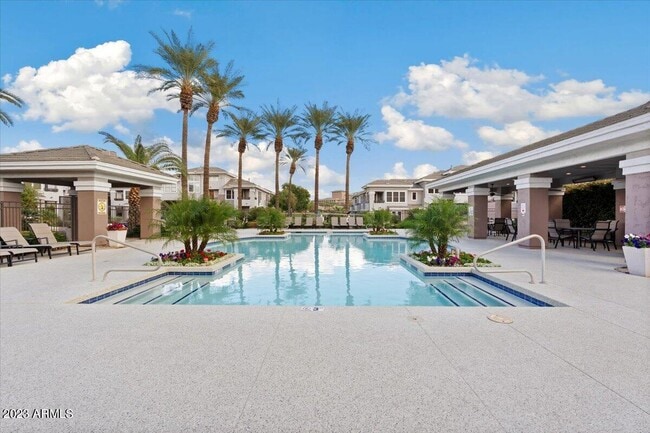 property at 15221 N Clubgate Dr