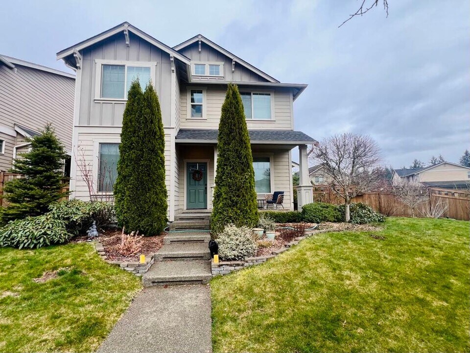 606 Sandalwood Dr SW in Olympia, WA - Building Photo