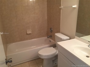 13721 SW 84th St-Unit -E in Miami, FL - Building Photo - Building Photo