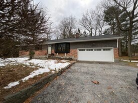 628 Sunny Ln in Ballston Spa, NY - Building Photo