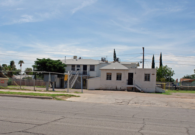 3930 Hueco Ave in El Paso, TX - Building Photo - Building Photo