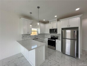 13 Selena St in Mission, TX - Building Photo - Building Photo