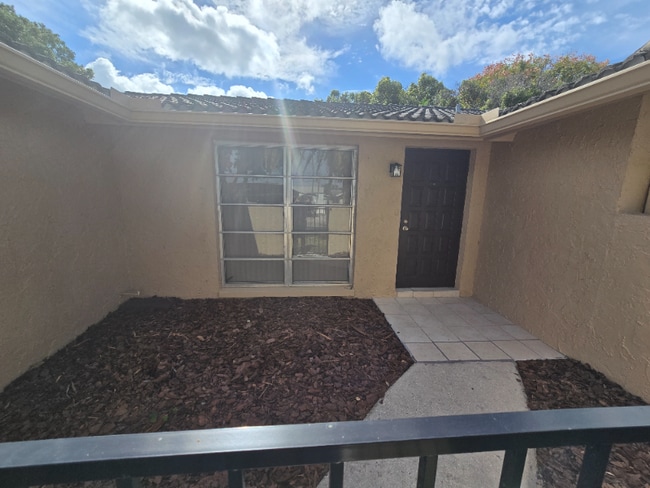 6900 Amarillo St in Port Richey, FL - Foto de edificio - Building Photo