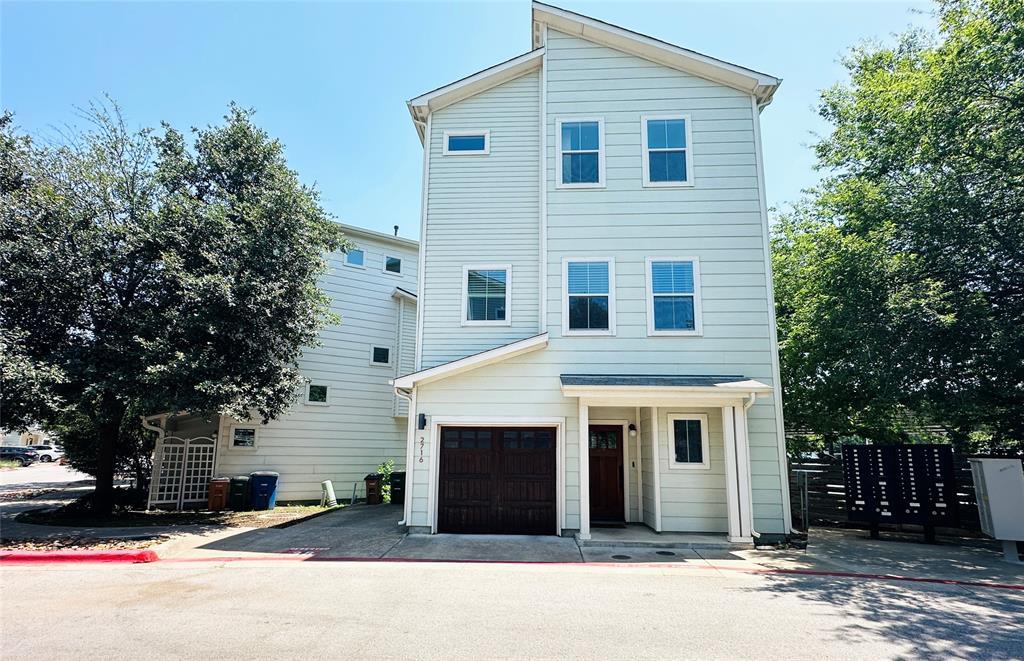 2716 Halcyon Dr, Unit #38 in Austin, TX - Building Photo